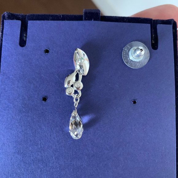 Swarovski Drop Pierced Earrings, Mixed cuts, Green, Rhodium plated - Picture 5 of 6